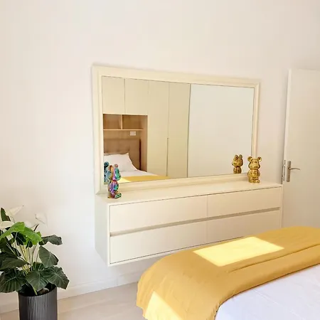 In Durres By The Appartement Golem (Tirana)
